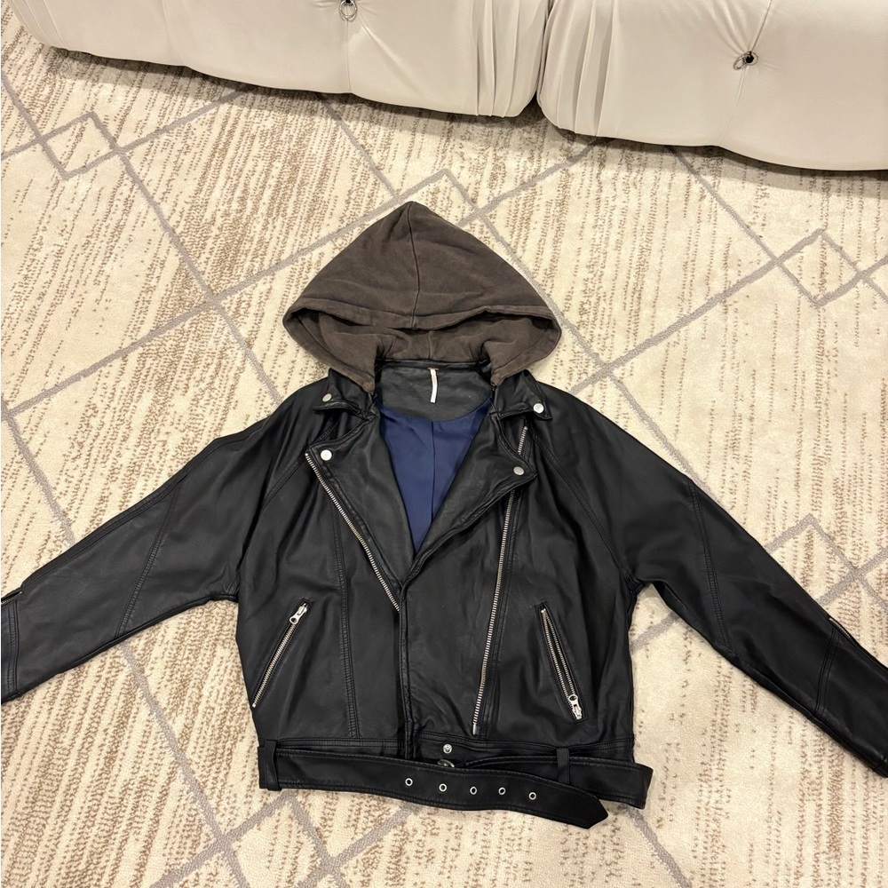 70% new, faux leather jacket, loose fit, black，free people